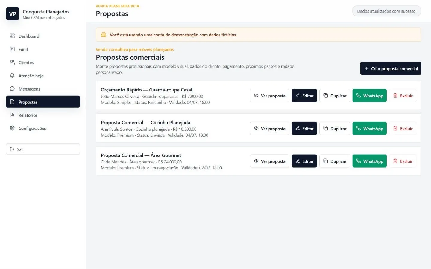 Lista de propostas comerciais com status, validade e envio pelo WhatsApp
